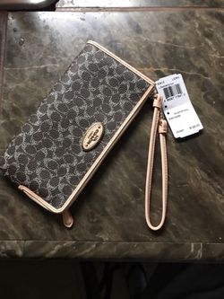 Coach wristlet wallet purse.