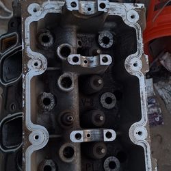 5.4 Ford Truck Cylinder Head  Left Side Good Used Condition, Only Have The One ,off Blown Engine. 35th Ave And McDowell Phx 