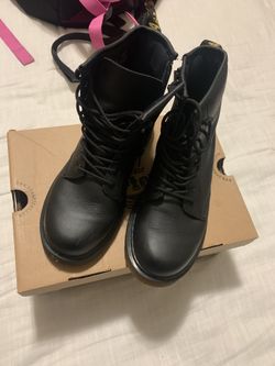 Dr Martins Boots Size 5 Women’s 