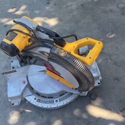 Dewalt Compound Miter Saw