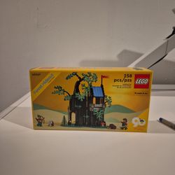 Forest Hideout Lego Set 