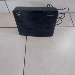 Verizon Wireless 4G LTE Network Extender By Samsung (SLS-BU103)