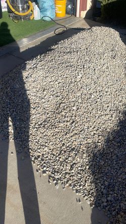 Gravel for free, 3/4 crushed gravel