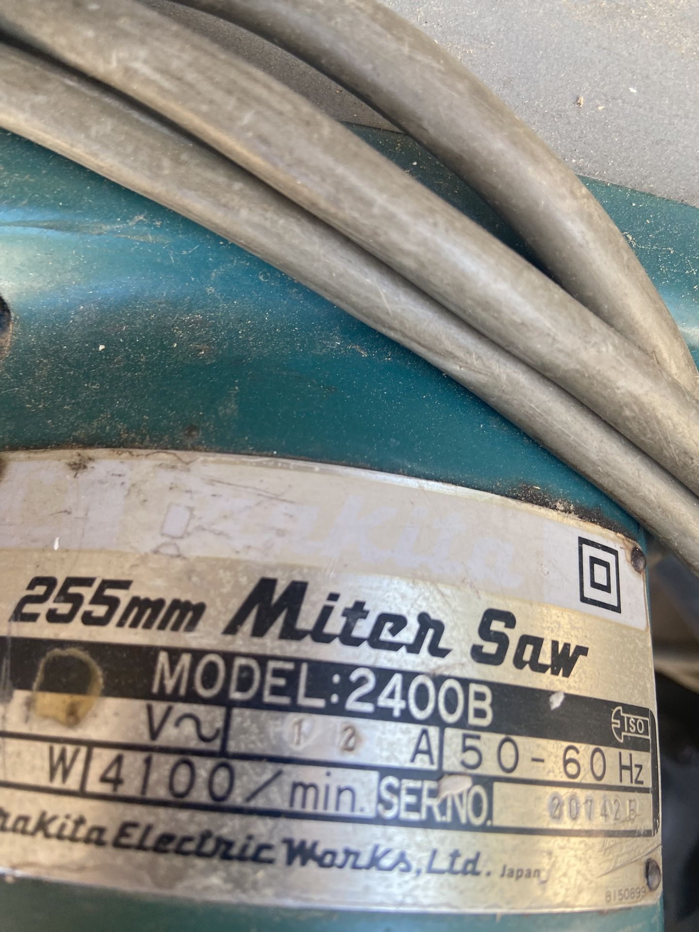 Mikita 10” Compound Miter Saw 45 Angle 2400 Heavy Duty