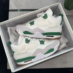 Jordan 4 Sb Pine Green Size 7 Men / 8.5 Women