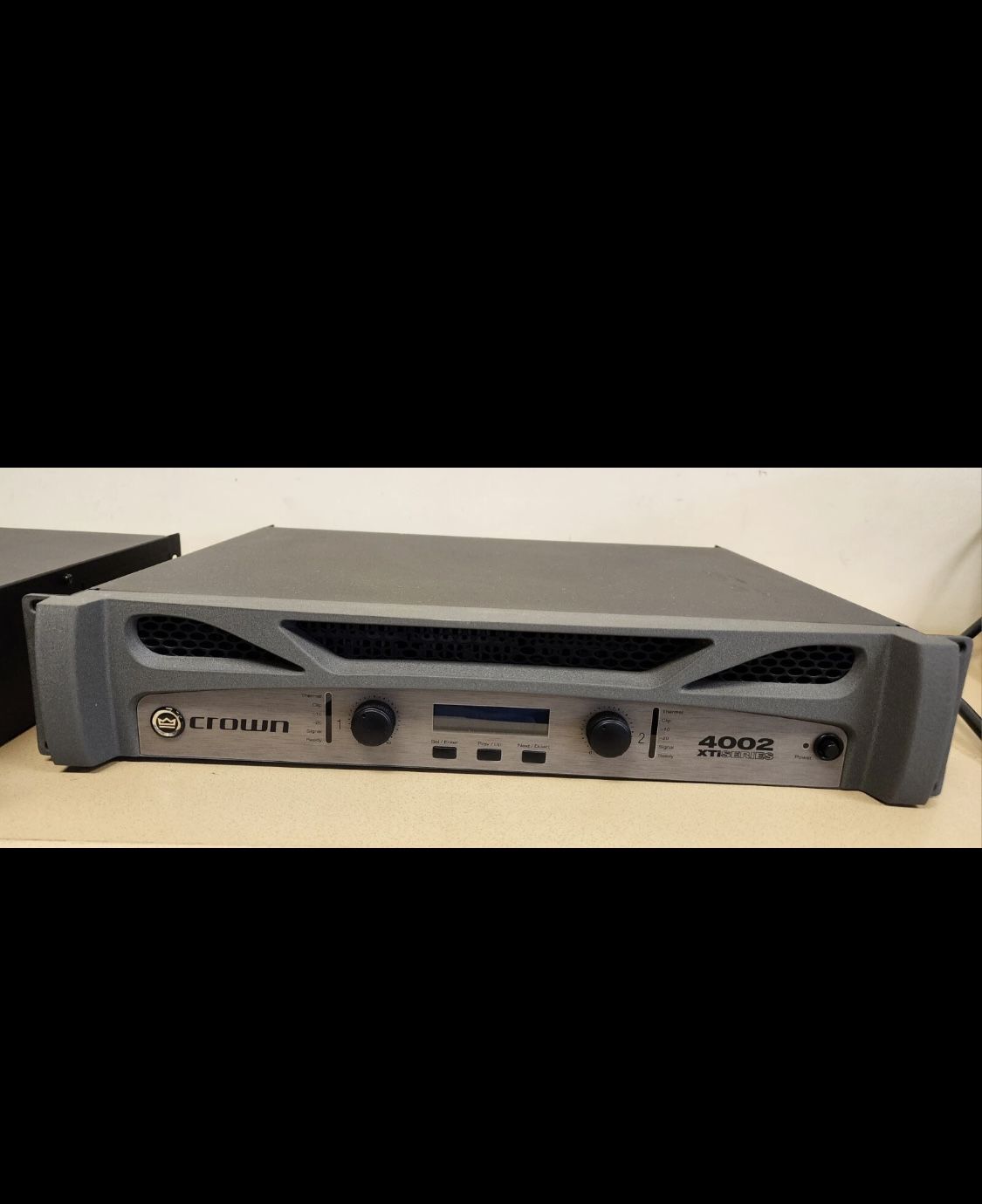 (2) Crown XTi4002 Amplifier