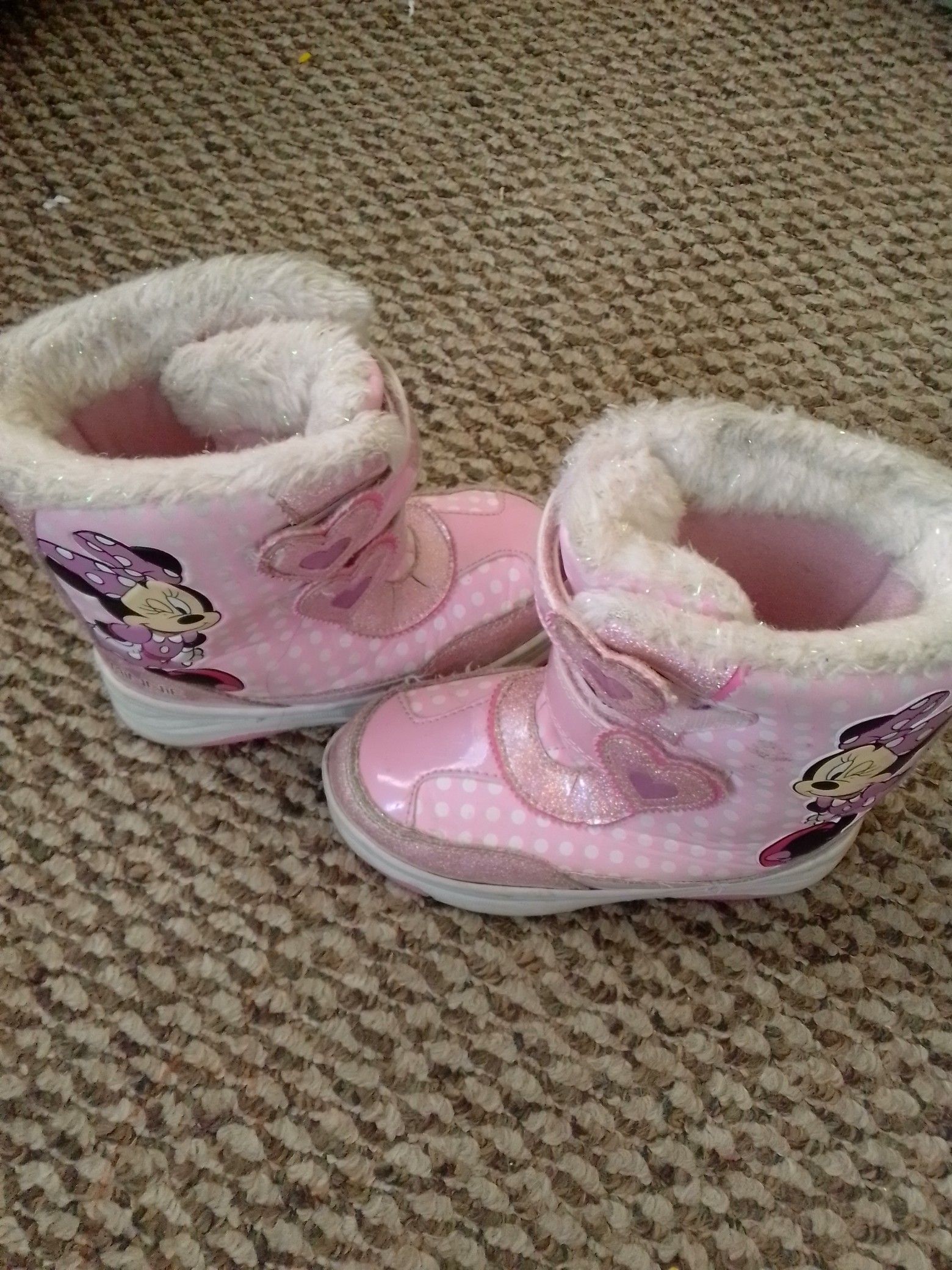 Girls winter sheo size 12
