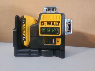 Dewalt 12v laser green 360 battery and charger included.