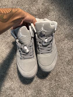 wolf Gray Jordan 5 sneakers, size 6 1/2
