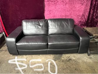 BLACK LEATHER COUCHES