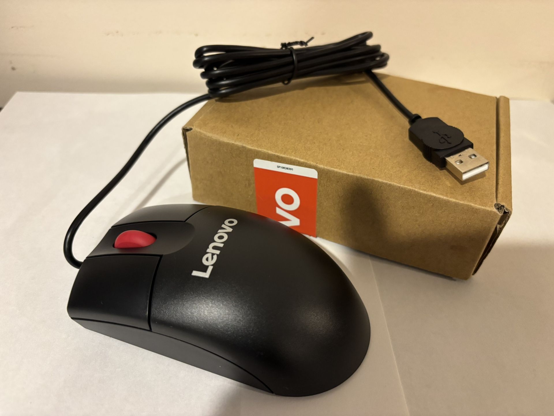 BRAND NEW--Lenovo MO28UOB 3-Button Wired USB Optical Scroll Wheel 