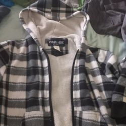 In Exallant Clean Condition Over 25 Pieces Of Boys Clothes Sizes 8,10,11,12 Years Old Everything You Need For Winter $25 All