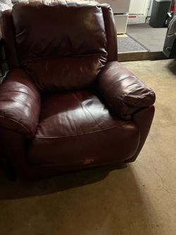 Leather chair very soft and comfortable used $35