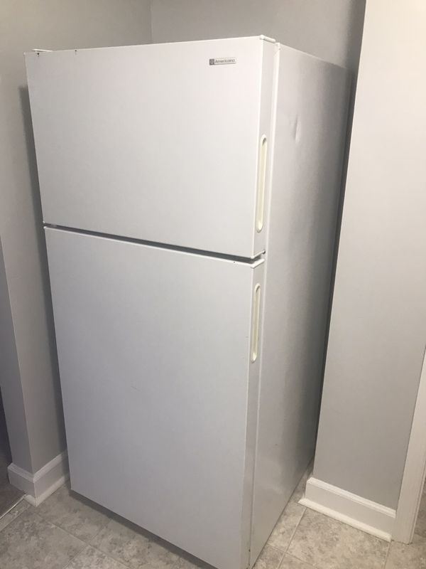 28 inch Americana Refrigerator for Sale in UPR MARLBORO, MD OfferUp
