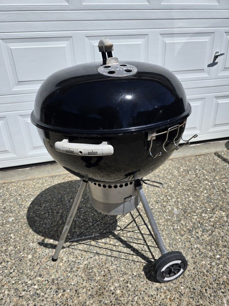 Weber Original Kettle Charcoal Grill Black