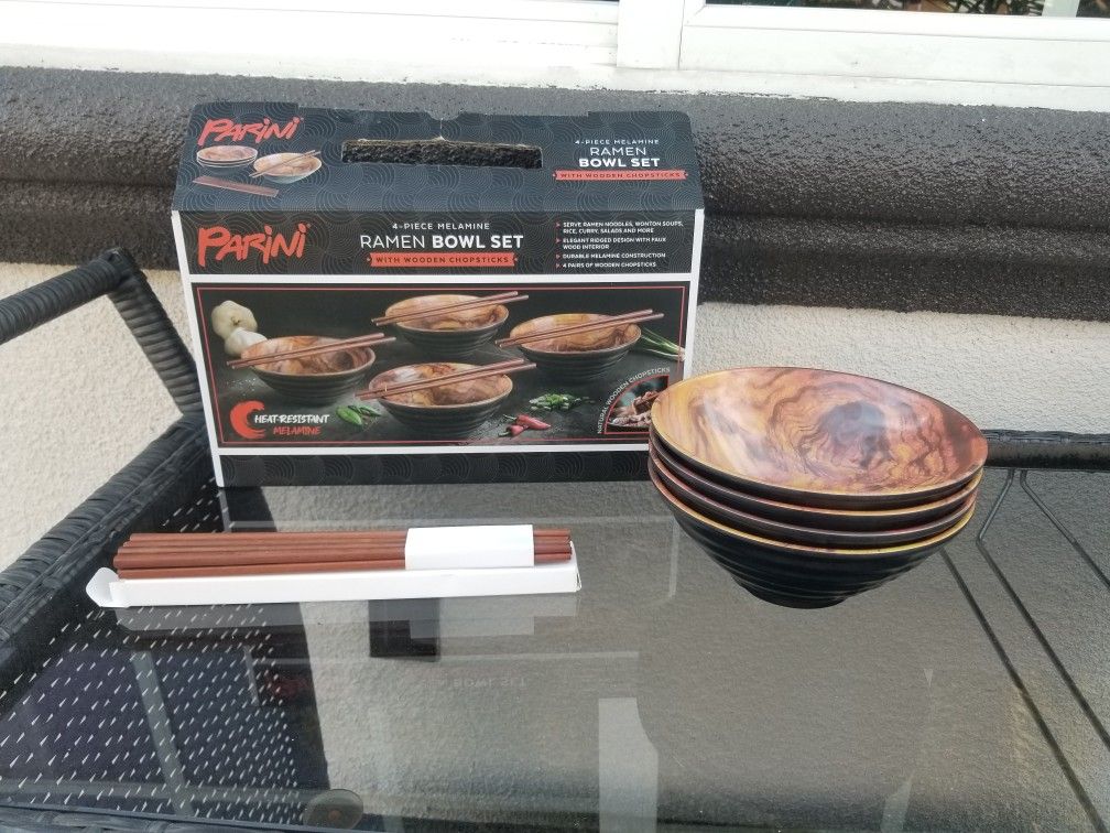 Parini 4 Piece Melamine Ramen Bowl Set with Wooden Chopsticks