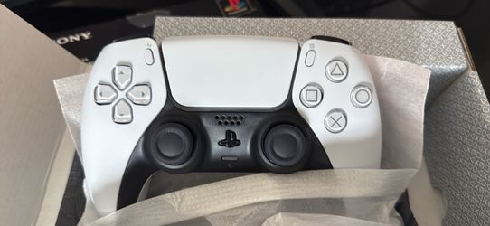 Selling a brand new ps5 controller