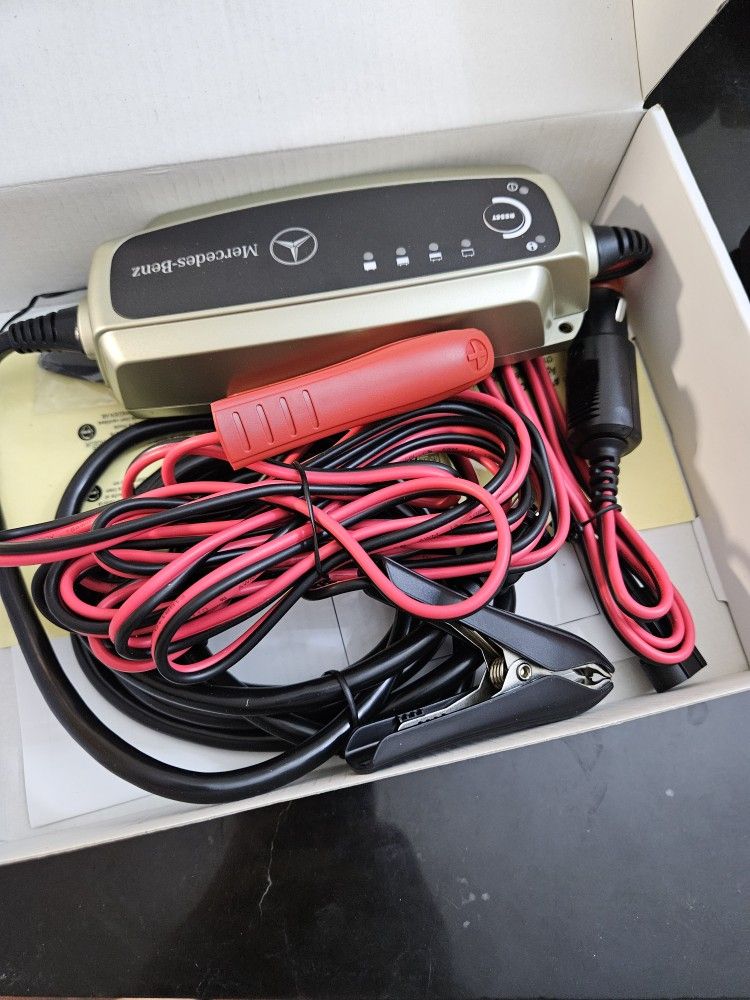 Genuine Mercedes Benz 5A Battery Charger with Trickle Charge Function