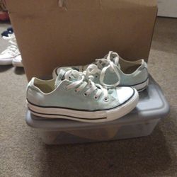 Girls Converse Size 4y