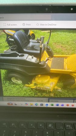 Riding lawnmower