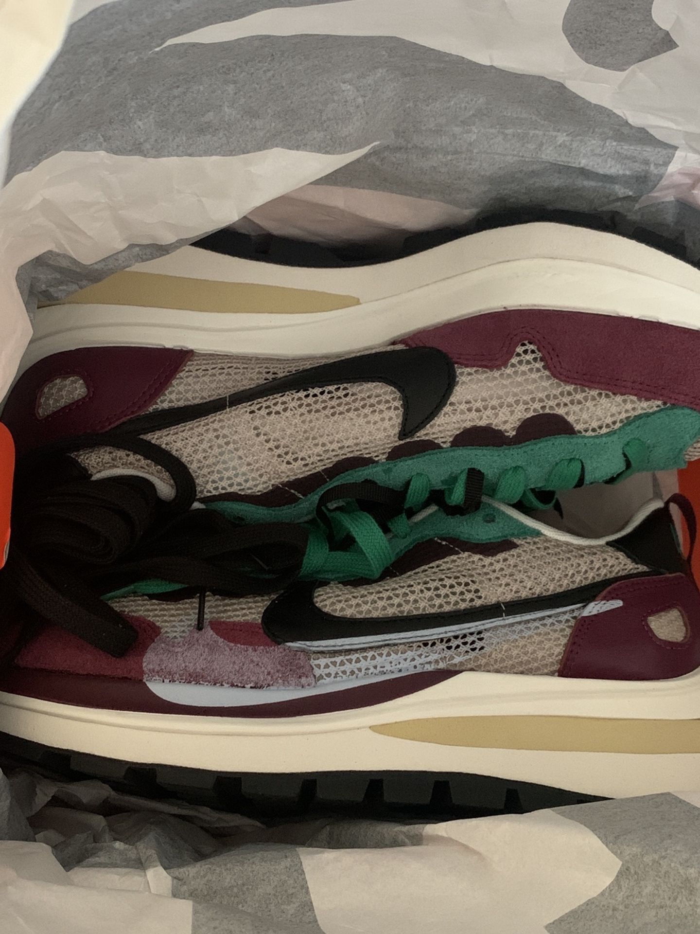 Nike Sacai Vaporwaffle Villain Red Size 11 NEW!