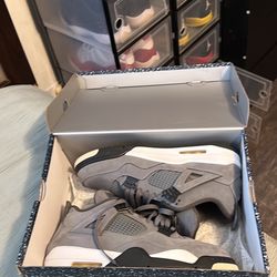 Cool Grey 4s Sz 11 9/10 Cond. 