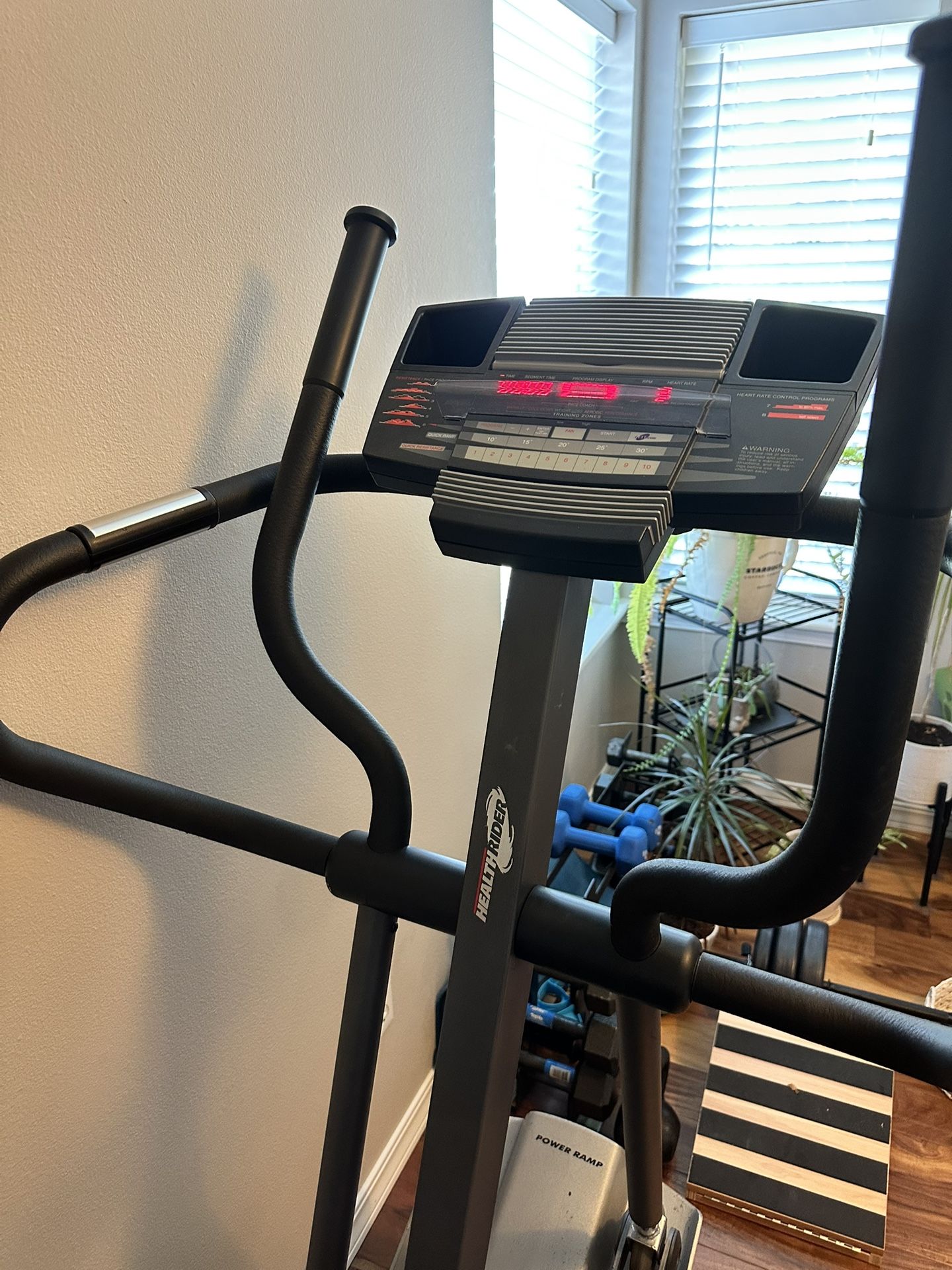 Healthrider Aire Strider E60 Elliptical 
