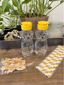 Set of 16 Honey Bear Cups with Straws and Bows, Baby Shower (Queen Creek)