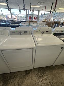 Samsung Washer And Dryer Set/ White/ No Agitator