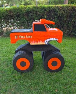 Glo's Custom Made Piñatas