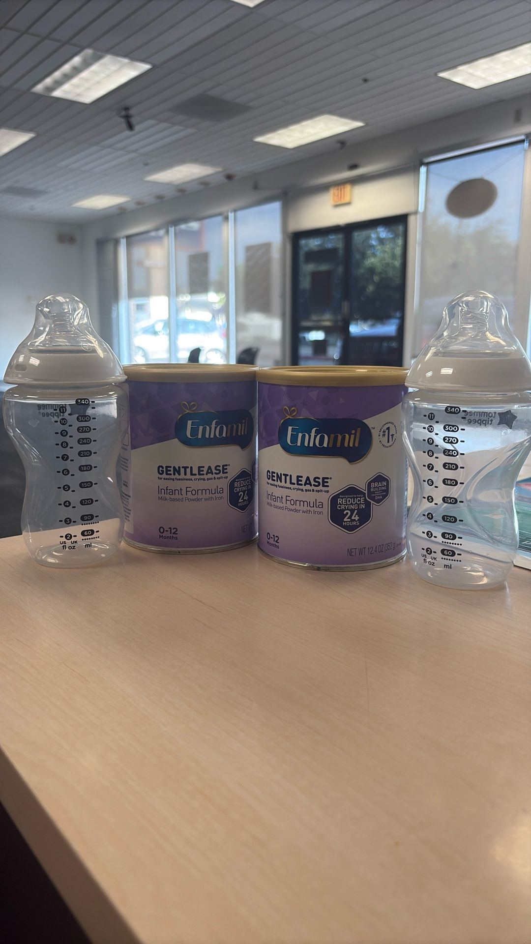 Baby Fórmula And Bottles