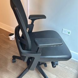 Black Desk Chair