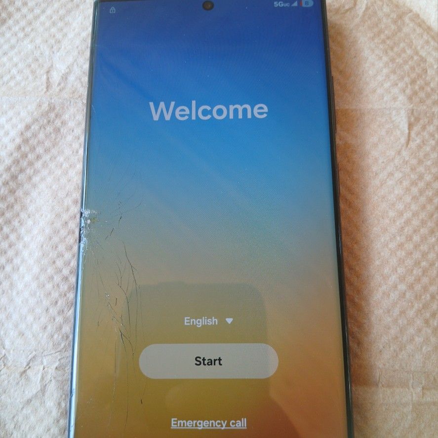 Samsung Galaxy S23 ULTRA (DOES HAVE SLIGHT CRACK) PRICE NEOGOTIABLE