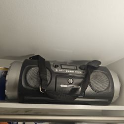 JVC RV-DP100 Kaboom Powered Subs CD, GUITARE AUXILIAIRE, MICROPHONE, Drum Pad Boombox