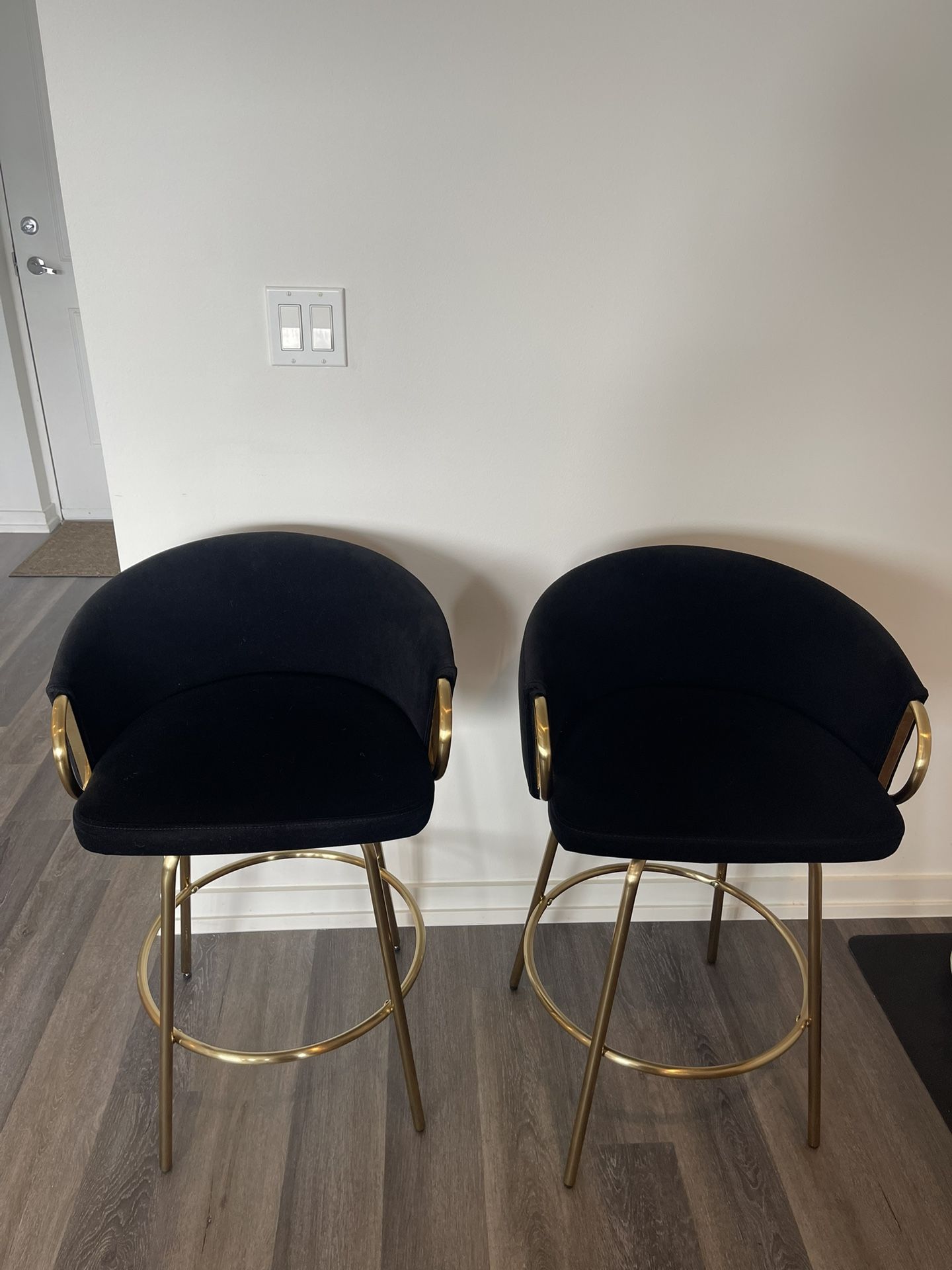 2 Bar Stools