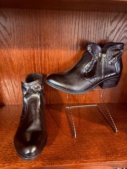 Black Leather Ankle Boots with Side Zipper