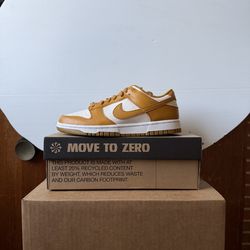 Nike Dunk - Phantom/ Gold - women’s 7