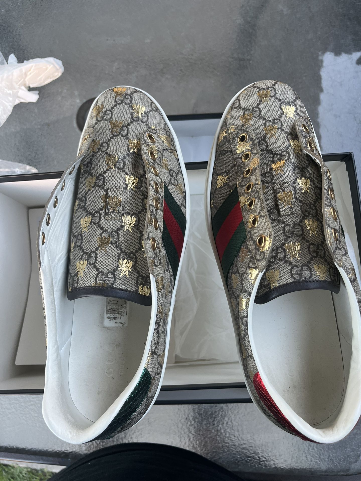 Authentic Gucci Shoes. SIZE 9.5 