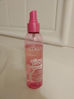 Redken Pillow Proof spray