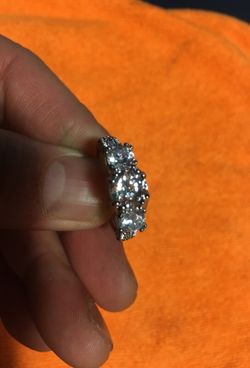 SUNY Women’s classic wedding engagement ring size 7