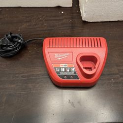Milwaukee M12 Battery Charger Like New