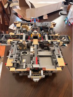 UCS lego millennium falcon