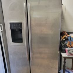 GE Fridge 