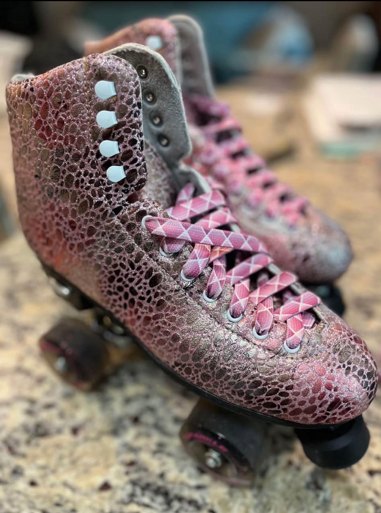 Sparkle 💖 Roller Skates (US 8) + Protective Gear – Shine & Glide in Style!