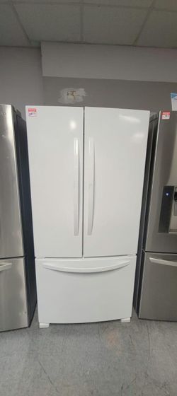 Whirlpool/Maytag style French Door Fridge – White, Bottom Freezer