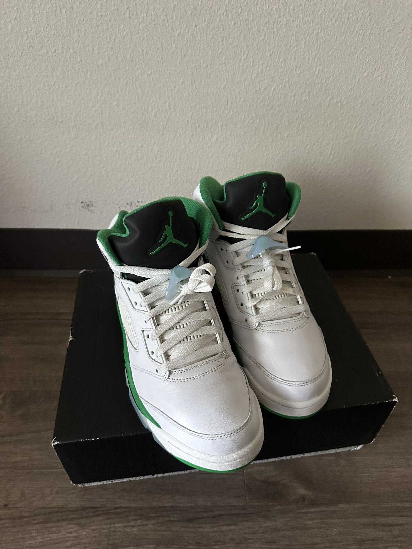 Lucky Green Jordan’s Men’s 10.5, WMNS 12