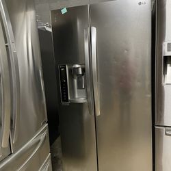 36 inch samsung refrigerator in good condition with 4 months warranty