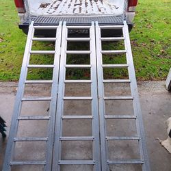 HAUL-MASTER 1500 lb Tri-Fold Aluminum Loading Ramp