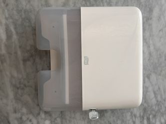 Paper towel Dispenser