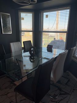 Dinning room table